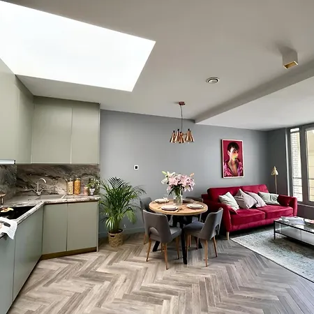 Oomph Deluxe Ruska Апартаменты *