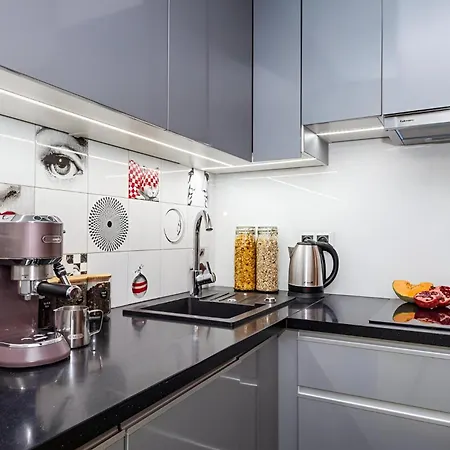 Oomph Deluxe Ruska *