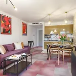 Oomph Deluxe Ruska Apartament *