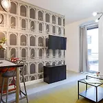 Oomph Deluxe Ruska Wrocław