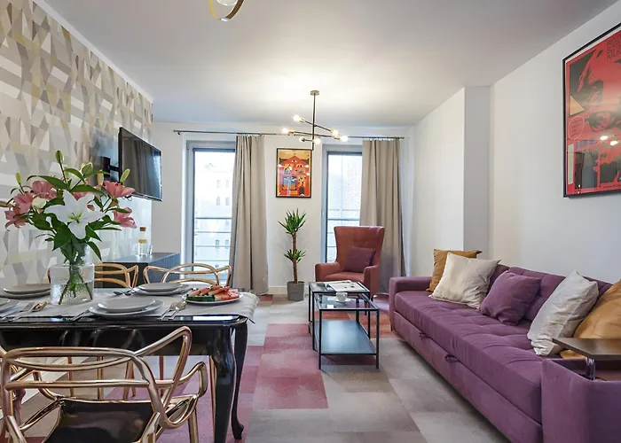 Oomph Deluxe Ruska Apartment